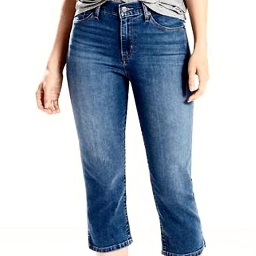 Levi’s Jean‎ Capris 32
